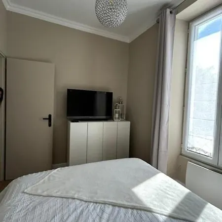 Vue Theatre - Parking - Hyper Centre Apartment Angoulême